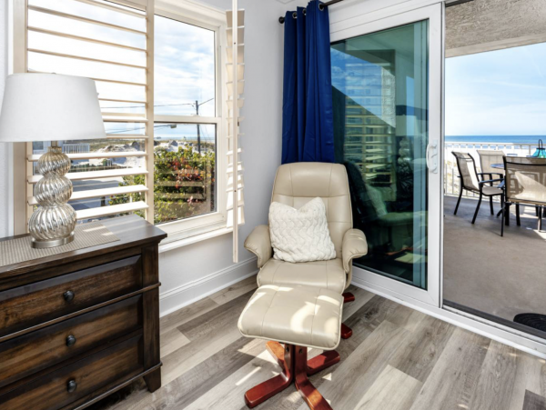 Beachfront Vacation Condo in Clearwater Beach Sleeps 8 Guests